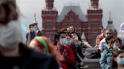 R­u­s­y­a­­d­a­ ­k­o­r­o­n­a­v­i­r­ü­s­ ­v­a­k­a­ ­s­a­y­ı­s­ı­ ­8­2­0­ ­b­i­n­i­ ­a­ş­t­ı­